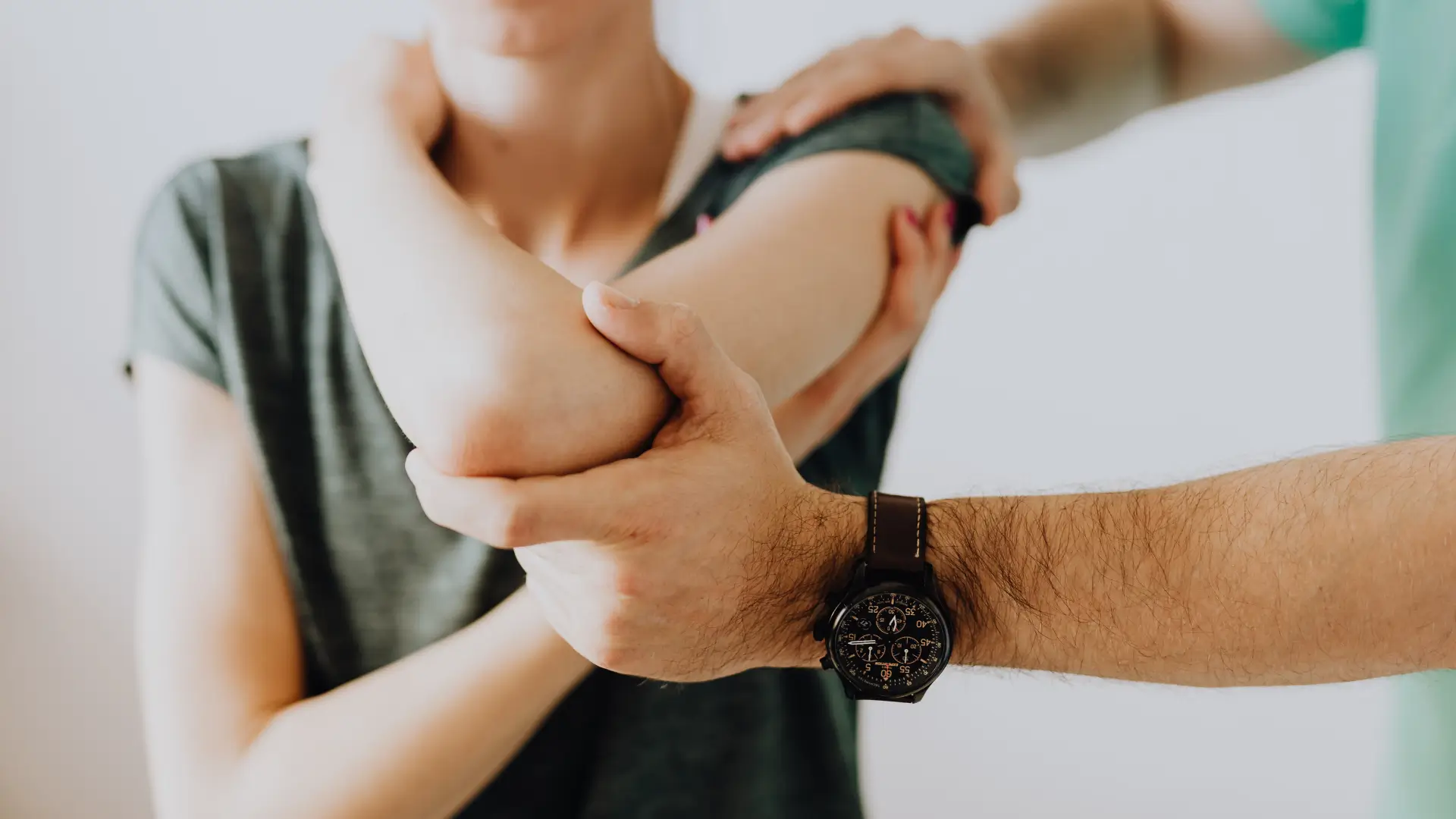 5 skutecznych ćwiczeń rehabilitacyjnych, które możesz wykonywać w domu